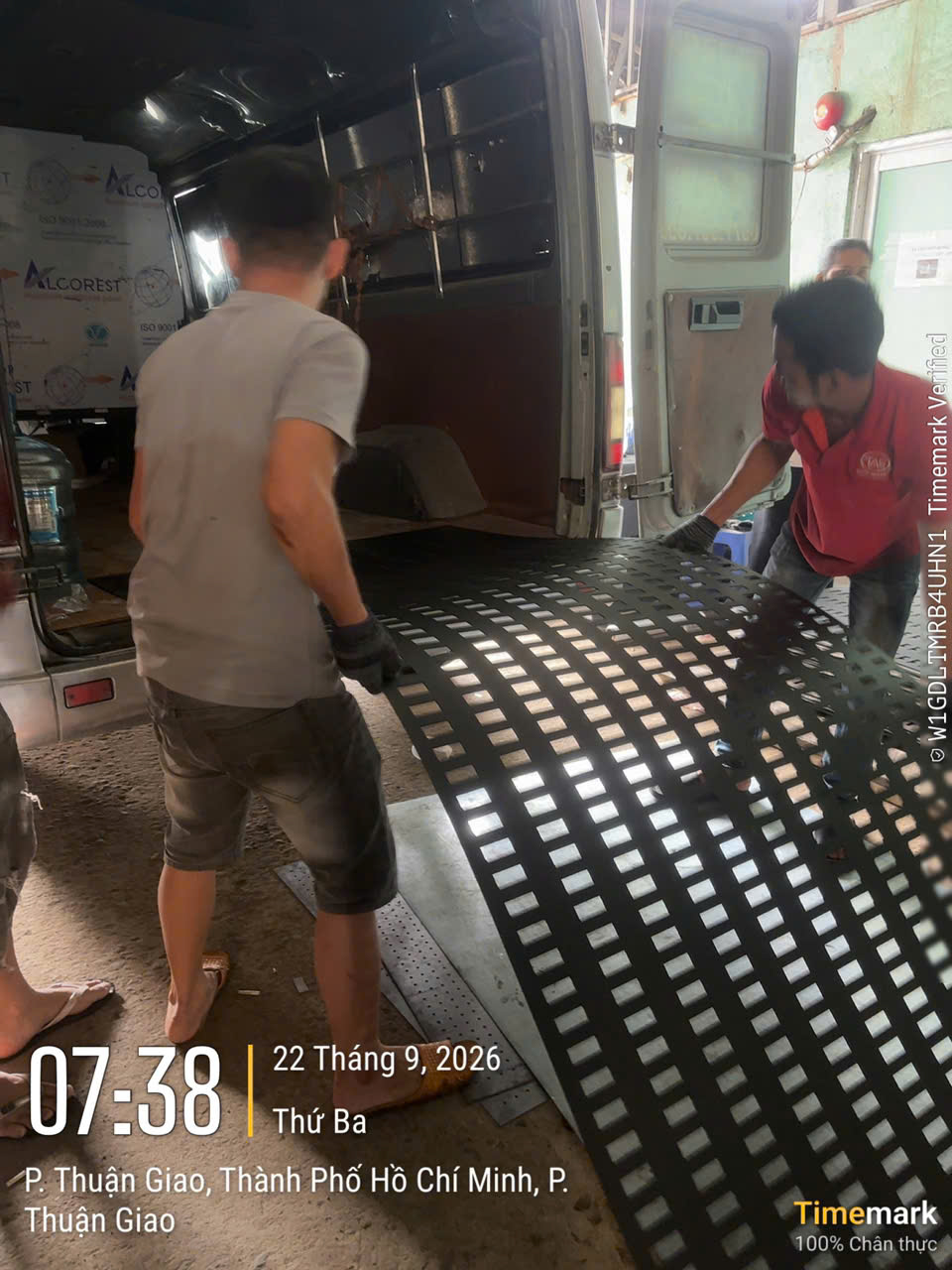 Tấm CNC Treo Gạch Men Có Móc – Cấu Tạo Và Cách Bố Trí