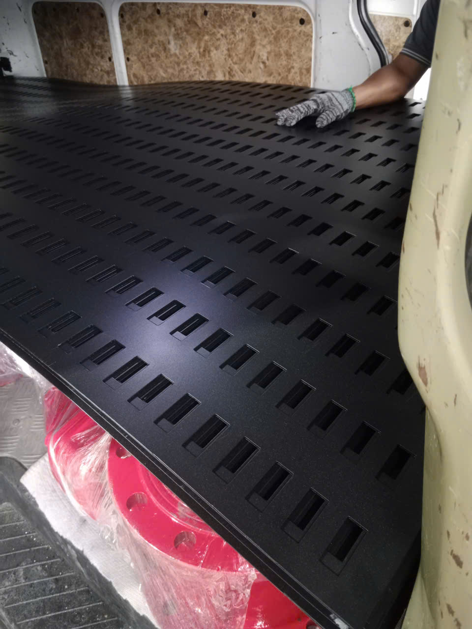 Báo Giá Tấm CNC Treo Gạch Men TP.HCM – Tư Vấn Quy Cách