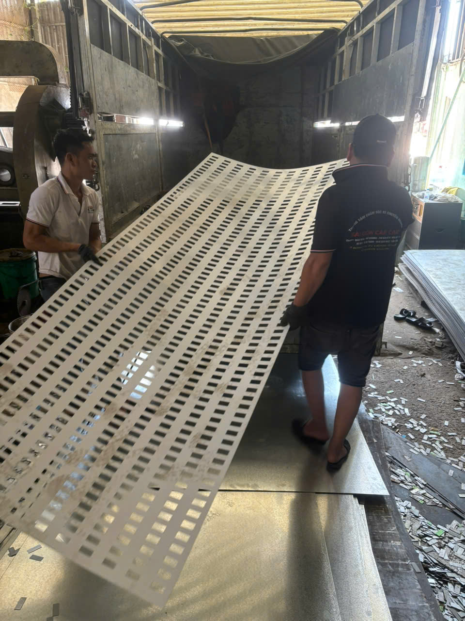 Hệ Tấm CNC Treo Gạch Men Hoàn Chỉnh – Khung, Móc, Chân Đỡ